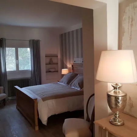 L'enclos Du Vieux Chene Guest house